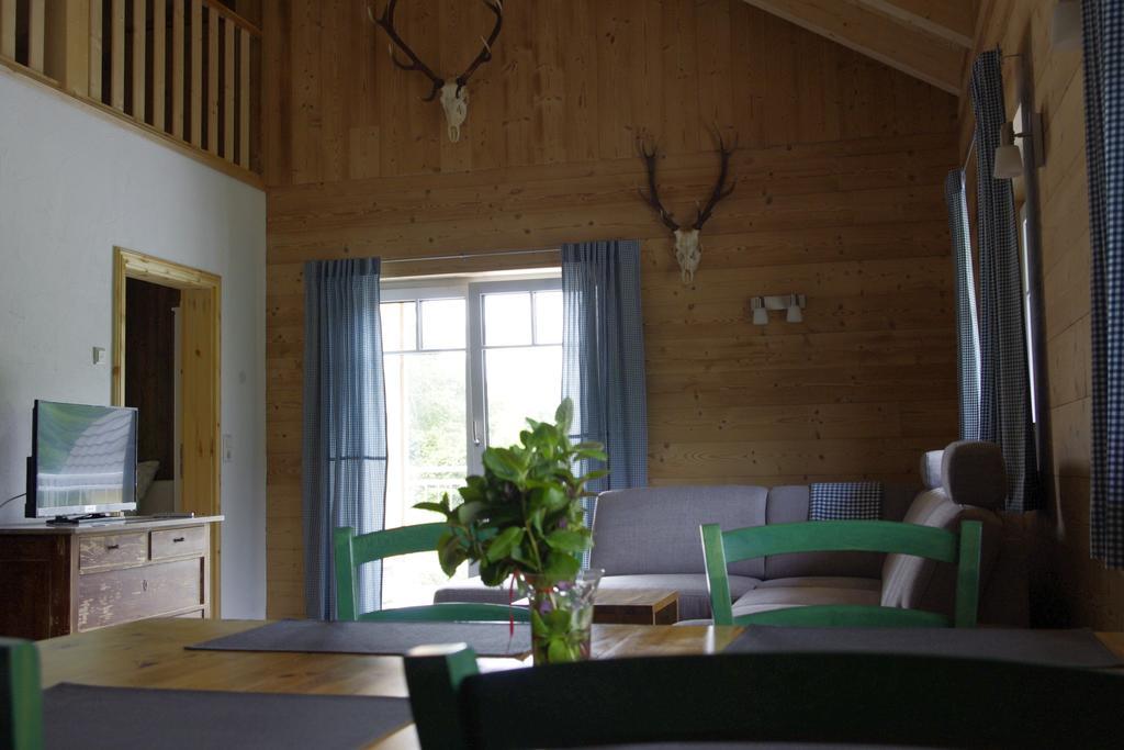 Huettenflair-Mosel Ferienwohnung เอนเคิร์ช ภายนอก รูปภาพ